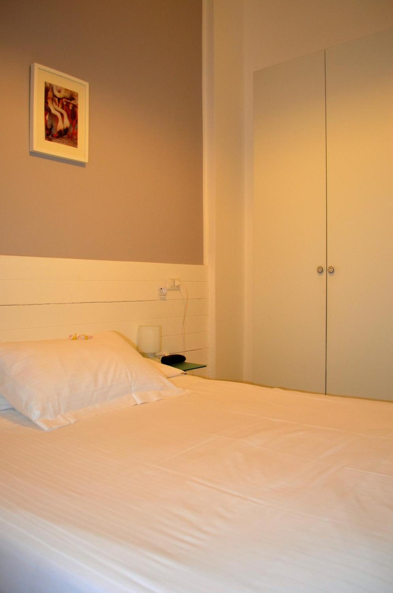 Hotel Spot Varazze Ruang foto