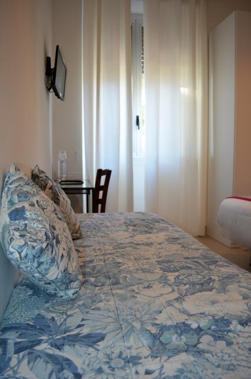 Hotel Spot Varazze Ruang foto